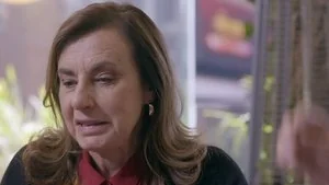 Rosario entra en razón y sospecha que la policía está detrás del secuestro de su hija still