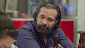 El agente Medina sigue la investigación sobre una presunta hija que tiene Arteaga still