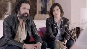 Rosario descubrió que Emilio la abandonó para volver con su esposa still