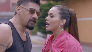 El Ángel quiere rehacer su vida con Rosario pero ella sólo quiere aceptar si se aleja de la delincuencia still