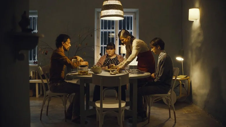 Family Dinner trailer